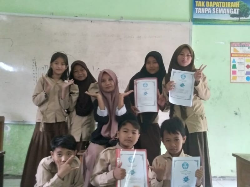 Pembagian Raport