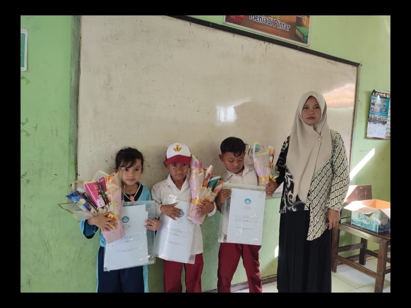 Pembagian Raport